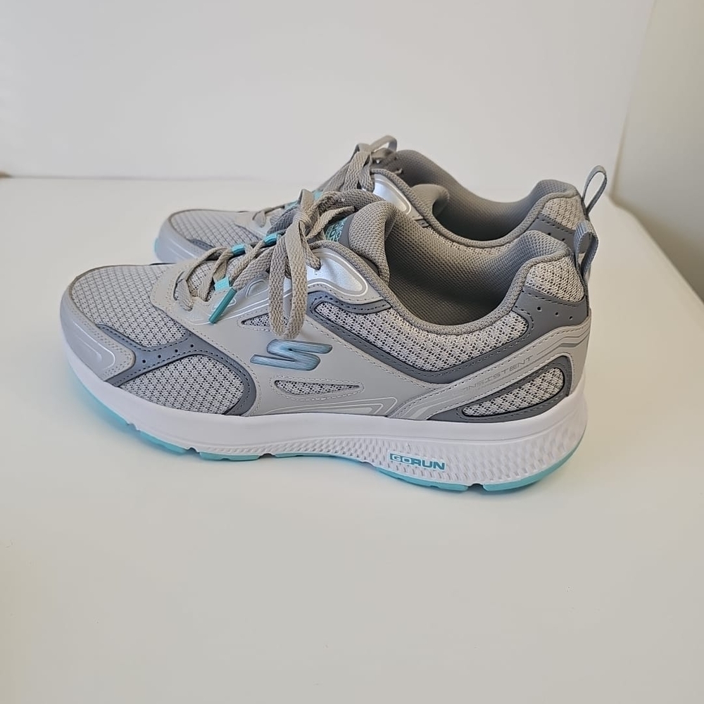 Skechers Women's' Gray and Blue Athletic Shoes Size 9.5